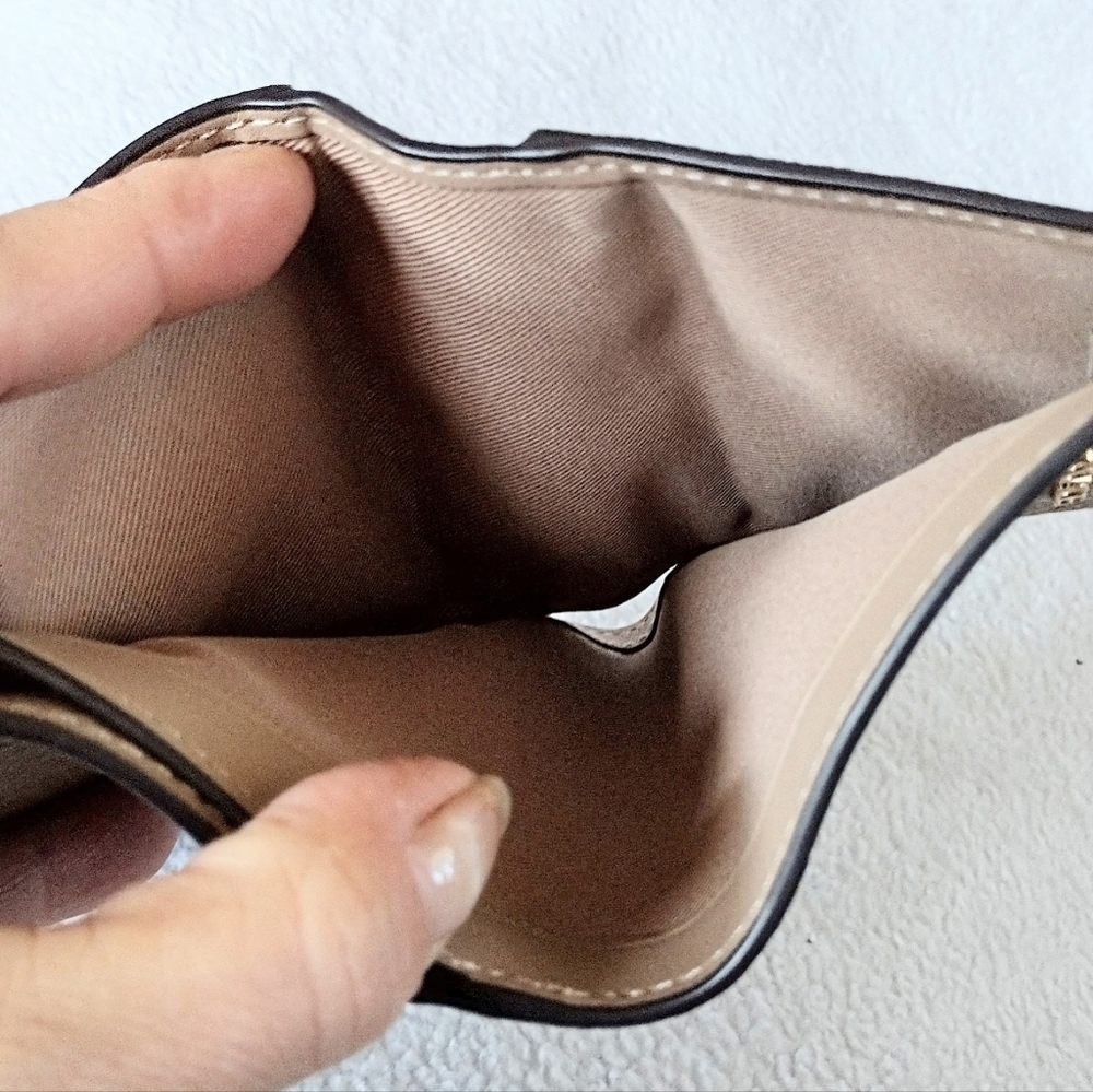 😍 Coach Mini Taupe Tan Refined Pebbled Leather Bifold Snap Wallet - Picture 10 of 11